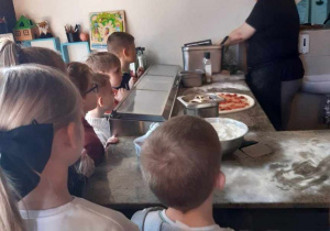 Międzynarodowy Dzień Pizzy w klasie 1a i 1b.