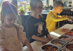 Międzynarodowy Dzień Pizzy w klasie 1a i 1b.