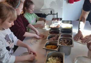 Międzynarodowy Dzień Pizzy w klasie 1a i 1b.