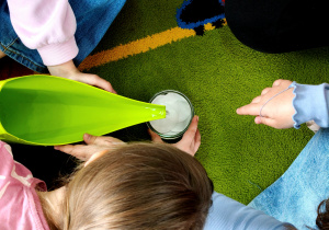 Hodowla rzeżuchy w klasie 2c.